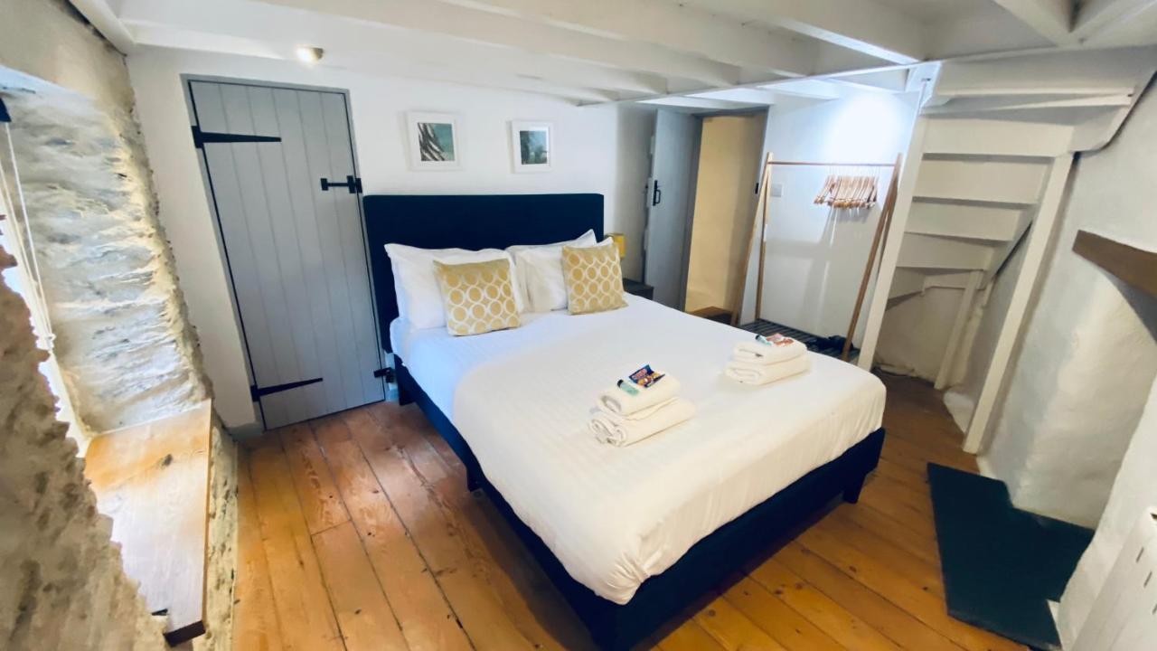 Spindrift Is A Beautiful Newly Refurbished Three Bedroom Private Family House Located On The Old Harbour And The Coastal Path In The Heart Of Beautiful Polperro Luaran gambar