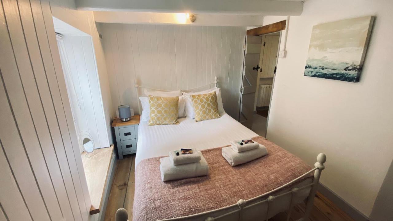 Spindrift Is A Beautiful Newly Refurbished Three Bedroom Private Family House Located On The Old Harbour And The Coastal Path In The Heart Of Beautiful Polperro Luaran gambar