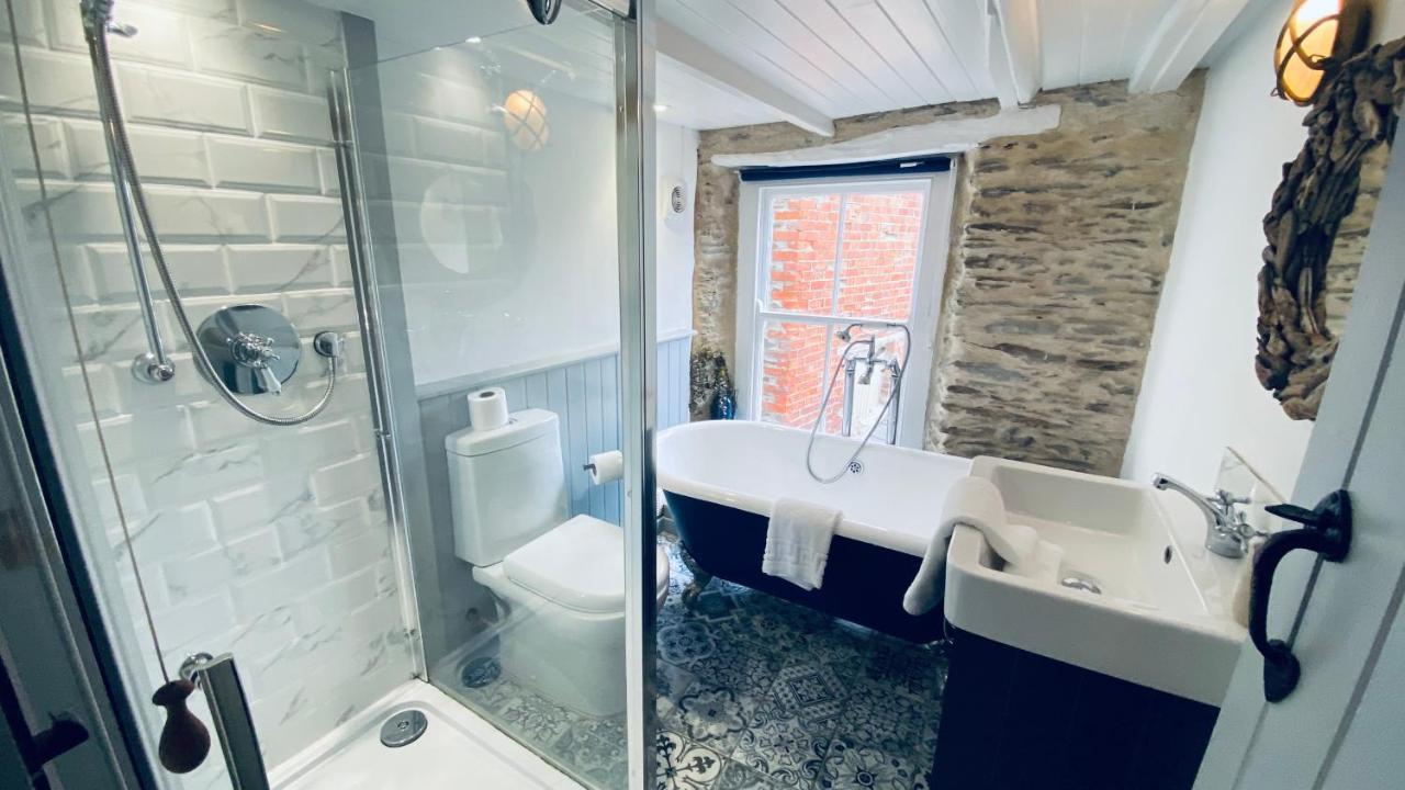 Spindrift Is A Beautiful Newly Refurbished Three Bedroom Private Family House Located On The Old Harbour And The Coastal Path In The Heart Of Beautiful Polperro Luaran gambar