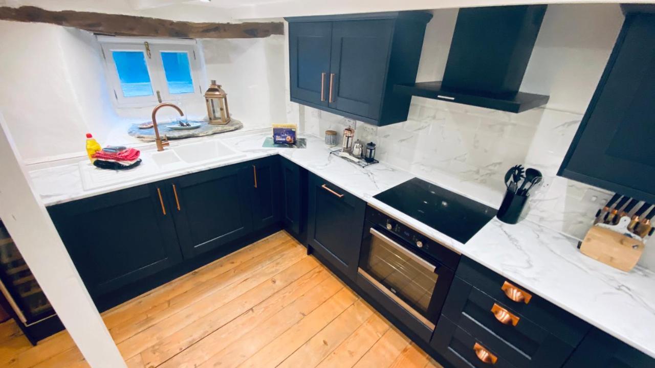 Spindrift Is A Beautiful Newly Refurbished Three Bedroom Private Family House Located On The Old Harbour And The Coastal Path In The Heart Of Beautiful Polperro Luaran gambar