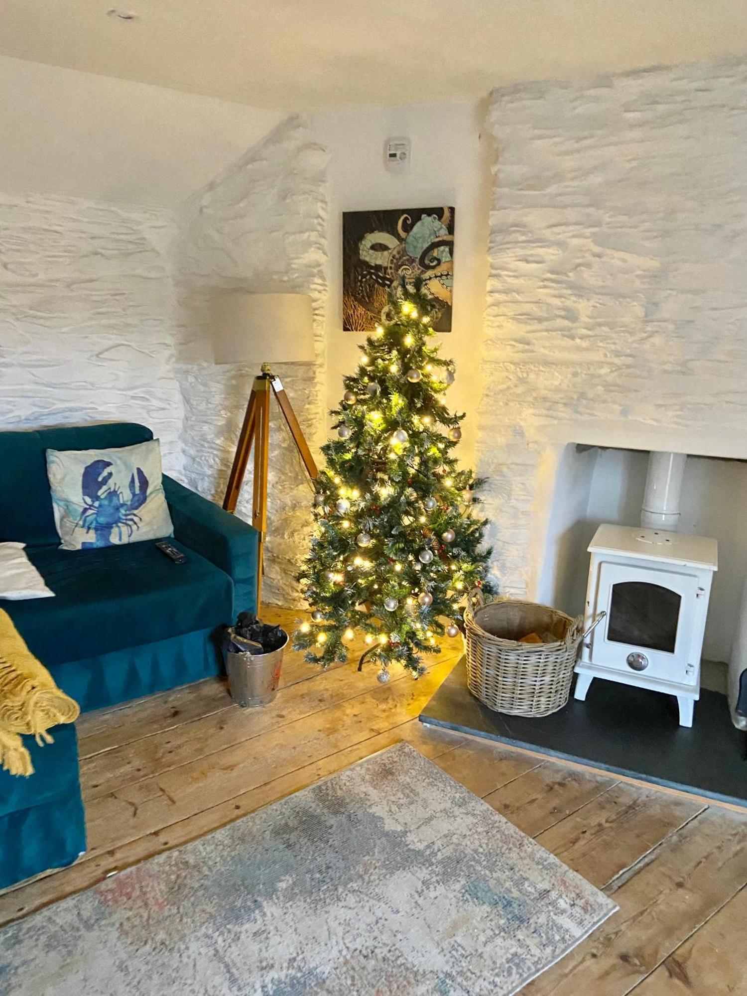 Spindrift Is A Beautiful Newly Refurbished Three Bedroom Private Family House Located On The Old Harbour And The Coastal Path In The Heart Of Beautiful Polperro Luaran gambar